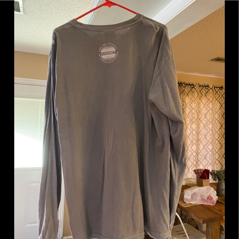 women’s longlseeve t-shirt